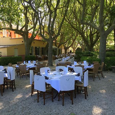 La Touloubre Hotel La Barben Eksteriør billede