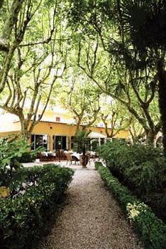 La Touloubre Hotel La Barben Eksteriør billede